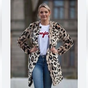 Ugg Lisabeth Faux Fur Coat, xs. new w/o tags.